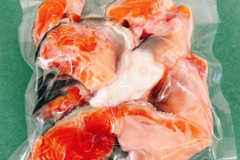 【真空冷凍】旨み爆弾！輝サーモンのカマだけ4P1200g
