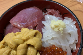 北海道積丹でNo.1番評価‼️最高級美国沖産塩水カップ生ウニ‼️100g✖️1P 数量変更で同梱も可能‼️