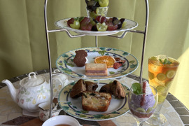漆山果樹園のおうちでアフタヌーンティーセット