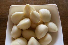 農薬不使用栽培『冷凍ムキホワイト六片』500ｇ×1個【岐阜県郡上市産】