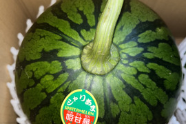 👑大人気👑【産直で即完売❗️】
【渾身の一玉】😋🍉理想のスイカ🍉