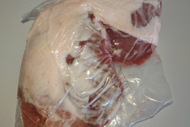 エゾシカのランイチ外モモ（シキンボ付き）1ブロック　2200g