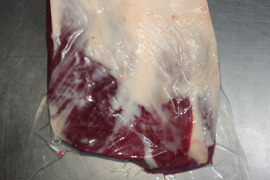 エゾシカ（当歳鹿）の外モモブロック！
690.g（シキンボ付き）