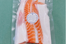 【真空-60冷凍】ヤバすぎる脂乗りの輝サーモンハラス4P800g