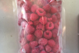こだわり品種の完熟手収穫　冷凍オーガニックラズベリー(赤） 500g×2袋