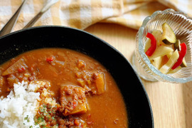 青パパイヤをカレーで美味しく！『波乗りパパイヤカレー』（１人前✖️１０個セット）