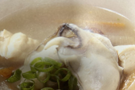 旨味たっぷり！倉橋産生牡蠣生食用むき身 大小混ざり７００ｇ×２