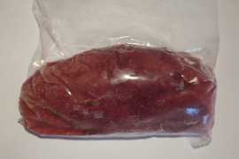 当歳鹿（エゾシカの1歳未満）の人気部位　シンシン450g
業務用食材をご家庭でも楽しめます。