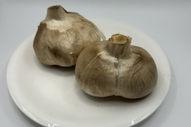 『特選 どでか黒にんにく 丸2個玉』
無添加・農薬不使用【岐阜県郡上市産】