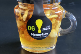 月花で選べる！国産天然生はちみつ【HoneyBoy】1瓶【06ナッツ入り】6月採蜜