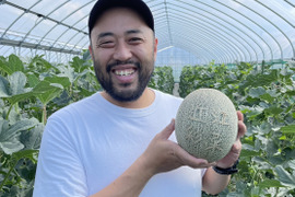 【一度食べたらメロンの虜♡】品種様々『彩菜メロン』(生産者おまかせ特大2玉)