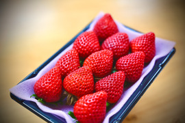 今話題のいちご「あまりん」2パックセット