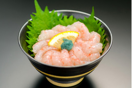 🌟人気商品　忙しい毎日の食卓に　むき身甘えび。最新の‐６０度の急速冷凍！
生と変わらない驚きの美味しさを届けます。時短ですぐ食卓へ！ふく福甘えび　120g×2袋(箱なし）
約40匹