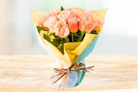 【花瓶不要】そのまま飾れるバラ花束｜農家直送