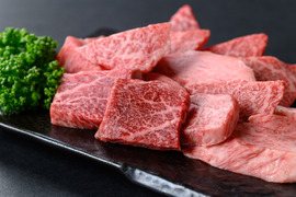 不揃い訳あり！黒毛和牛 焼肉ミックス 300g　形が不揃いなだけの、お得な訳あり焼肉！和牛オリンピック日本一の農場からお届け