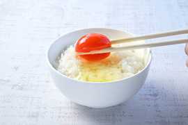 【４０玉入り】濃厚な黄身！白身は爽やか！平飼い卵　輝翔卵【MS～LLサイズ４０玉】