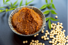 【おばあちゃんが作ってくれた手作り味噌】無添加・天然醸造「矢田川みそ」　700ｇ/パック×４　味噌