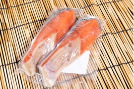 【漁師伝統製法】新巻鮭の切り身（２切れ）