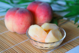 🍑あま～い桃　あかつき　約1.5kg　5玉前後【ASIAGAP認証農場：津軽農園】8月上旬　採れたて農家直送　夏ギフト　お中元