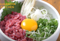 馬肉の生ネギトロ丼