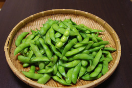 【夏ギフト】手が止まらなくなる枝豆！
極甘で濃厚な旨みの湯あがり娘【枝なし２８０g×５袋】