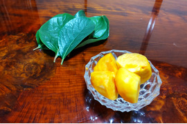 シャキシャキ食感！豊橋特産次郎柿 (家庭用 ６.５kg　約２５個)