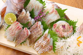 【自分用ギフトにも！】ブランド真鯛を半身ずつ味わう！贈り物としても大人気！＜３枚おろし・食べ比べ（皮あり・皮なしを半身ずつ）＞