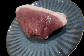 『チャーシューや煮豚、煮込み料理に』黒豚もも肉500ｇ×２　使い勝手の良いブロック肉！！