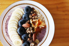 アサイーボウル風ブルーベリーボウル