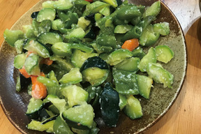 今夜は贅沢に!お酒のアテにもなる、ズッキーニの塩麹焼き