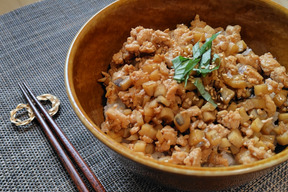 れんこん鶏そぼろ丼【蓮根レシピ #2】