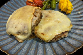 【父の日ギフト】肉汁ジュワッと無添加ハンバーグセット（150ｇ×6パック）＆無添加ラクレットチーズセット（14ｇ×６枚）