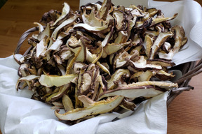 【業務用大特価】干しいたけのスライス超大容量お買得300g(150g×2)・乾燥椎茸・農薬不使用乾しいたけ・無添加　魚沼産菌床