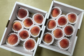 【100円🉐】温室桃「はなよめ」計1.8kg(12〜18個入り)