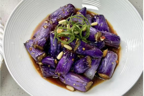 🍆 ①とろける極上の口溶け！『杭茄（長なす）の特製 Garlic & 醤油蒸し』