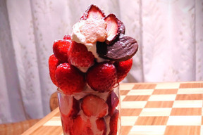 🍓有機いちごをたっぷり使った贅沢パフェ🍓