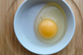 【大寒卵】平飼い有精卵 おぼろ月  40個入紙トレイ（37個+割れ補償3個）後藤もみじ卵