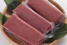 【母の日ギフト】切るだけ簡単🔪楽ちんご馳走【赤身800g】旨味の赤身！切り落し柵 大きさ不揃いの柵 (皮・骨・血合いなし)※熨斗対応可