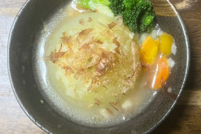 【トロトロ絶品】新玉ねぎの旨み溢れる丸ごとコンソメスープ