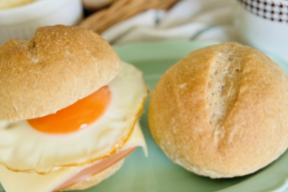 ＼様々な具材で好みにアレンジ／ネバリゴシで作るお食事パン♪