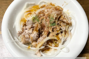 シャキシャキ新玉ねぎと豚しゃぶの雪どけ冷やしサラダ