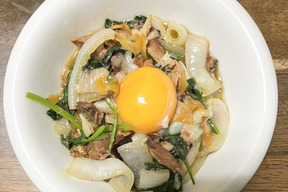 【春の絶品】とろ玉のせサバ缶と新玉ねぎの甘辛炒め