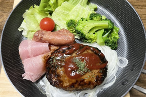 【農家直伝】甘み溢れる！新玉ねぎたっぷりのシャキふわハンバーグ