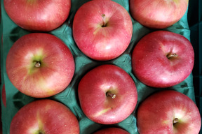 新鮮度維持革命❗鮮度抜群✨シナノスイート　家庭用３kg(中ー小玉)　９ー１２個