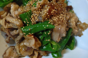 豚肉と万願寺とうがらしの甘辛炒め