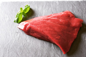 【先着20名限定！食事会券付き】ダチョウ肉を一緒に食べませんか？（ドラムorモモ400g）