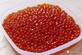 利尻昆布だしいくら醤油漬け　利尻島産鮭子（イクラ）　膳の一品　数量限定　秋鮭いくら ３００ｇ（１００ｇ×３パック）