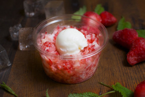 削りいちごとチーズクリームのジェラート（6個入り）