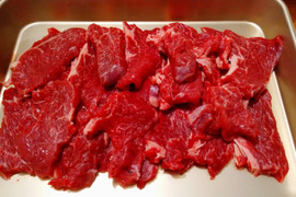 ウチモモ_【自然なおいしさを、直送で】放牧で育ったジャージー赤身の生肉