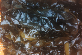 【生のまま冷凍】のワカメ！２ｋｇ（1ｋｇ入真空パック袋×２個）わかめ  味噌汁に サラダに 塩蔵は嫌いな方におススメです。松島牡蠣屋　分量なし